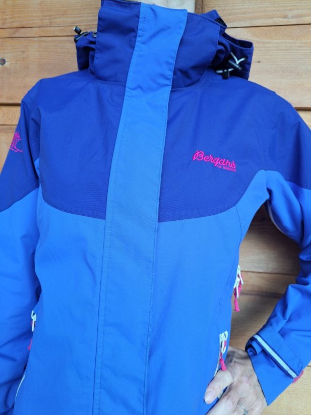 Funkční outdoor bunda Bergans of Norway, vel.164 (XS)